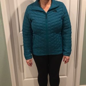 Warn 3 times!!! Teal thermoball Northface coat!